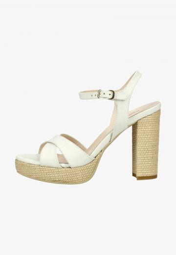 Туфли на высоком каблуке