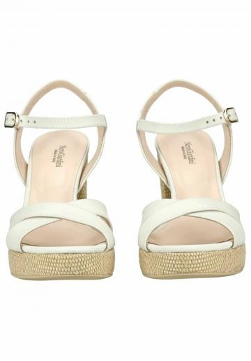 Туфли на высоком каблуке