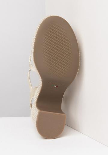 Босоножки на платформе