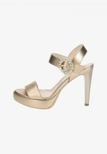 Босоножки на платформе