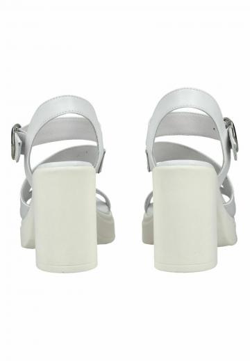 Босоножки на платформе