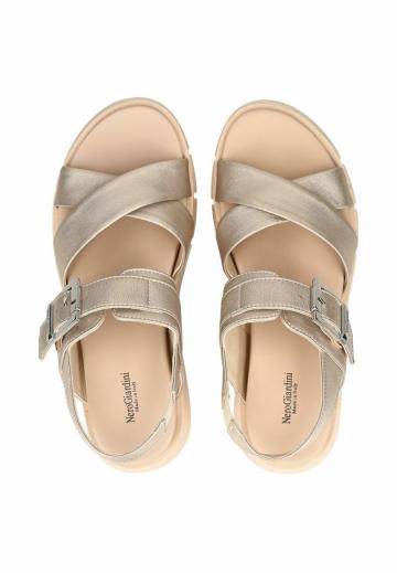 Босоножки на платформе