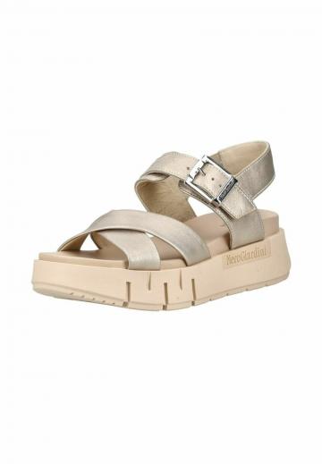 Босоножки на платформе