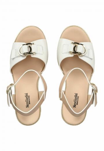 Босоножки на платформе