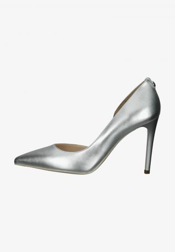 Туфли на высоком каблуке