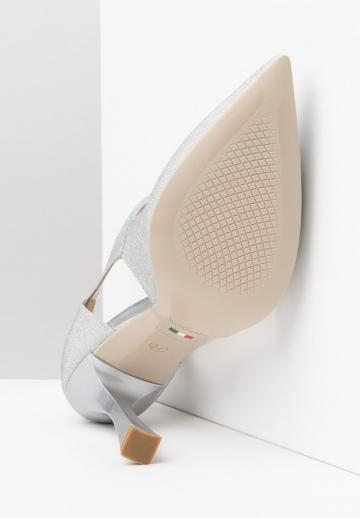 Туфли на высоком каблуке