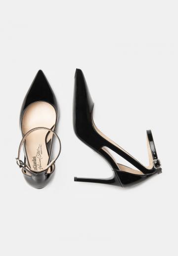 Туфли на высоком каблуке