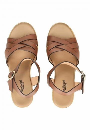 Босоножки на платформе