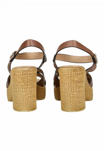 Босоножки на платформе