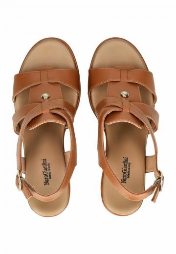 Босоножки на платформе