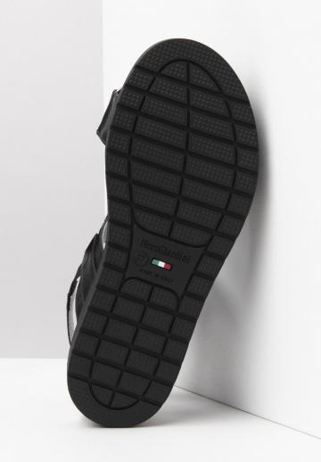 Босоножки на танкетке