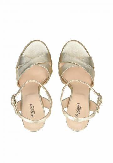 Босоножки на платформе