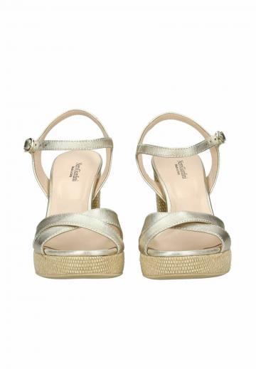 Босоножки на платформе