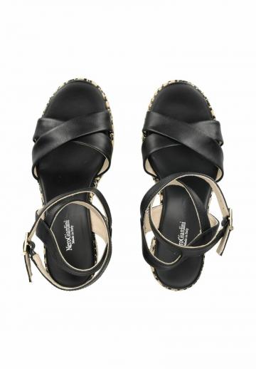 Босоножки на платформе