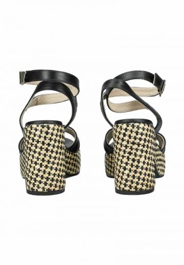 Босоножки на платформе