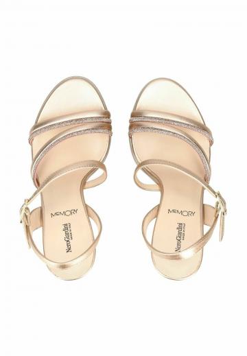 Босоножки на платформе