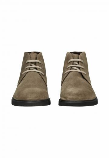 Ботинки на шнуровке