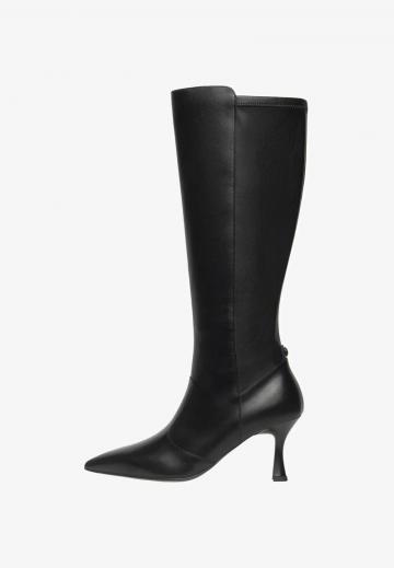 Высокие сапоги