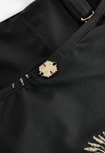 Слитный купальник