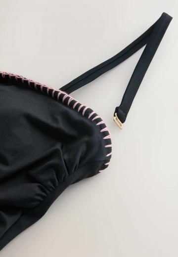 Платье без бретелек