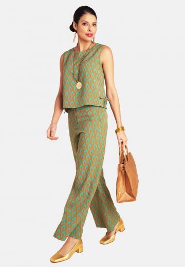 Блузка без рукавов