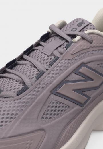Тренировочные кроссовки