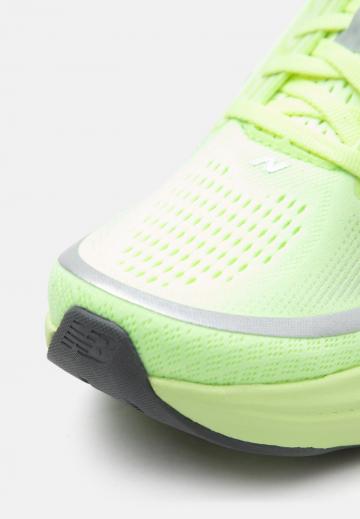 Беговые кроссовки