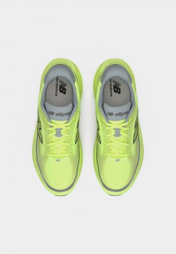 Беговые кроссовки