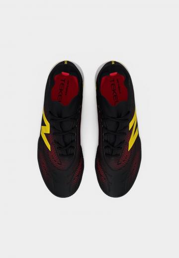 Футбольные бутсы