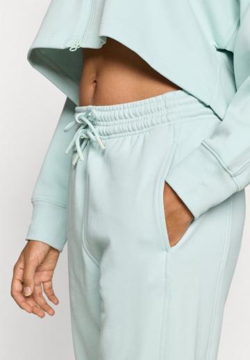 Спортивная толстовка