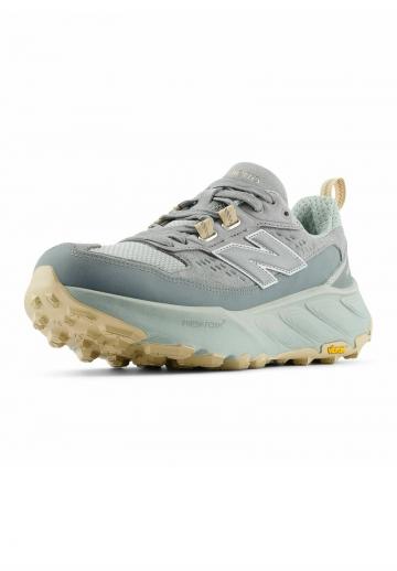 Походные ботинки