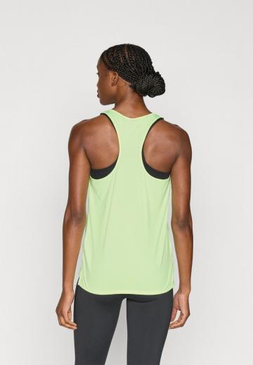 Спортивный топ