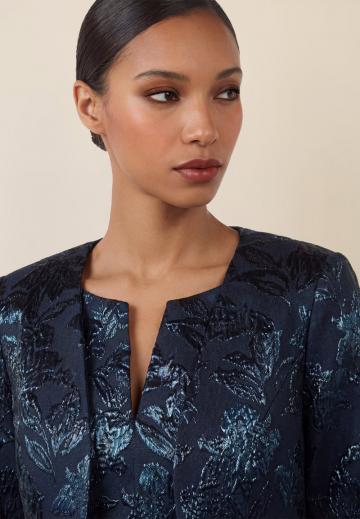 Короткий блейзер