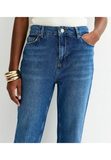 Прямые джинсы