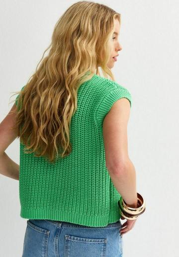 Джинсовая жилетка