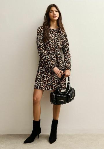 Короткое платье