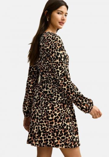 Короткое платье