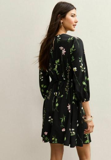 Короткое платье