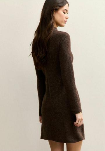 Вязаное платье