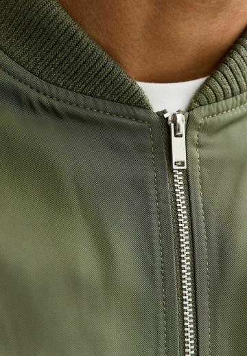 Куртка бомбер