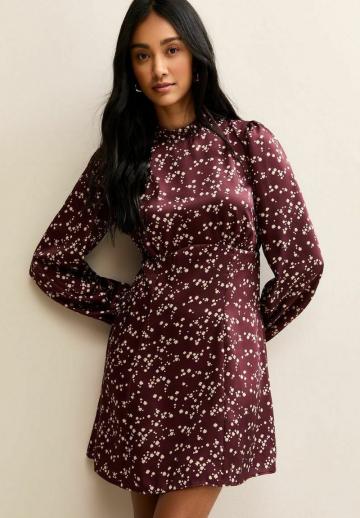 Короткое платье