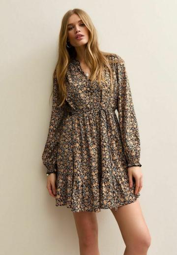 Короткое платье