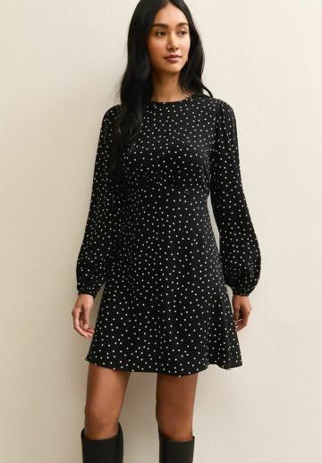 Короткое платье