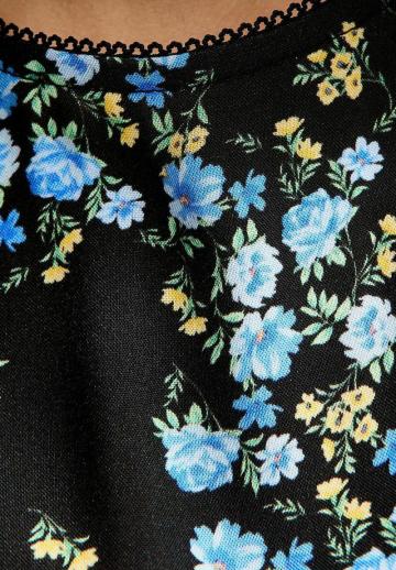 Короткое платье