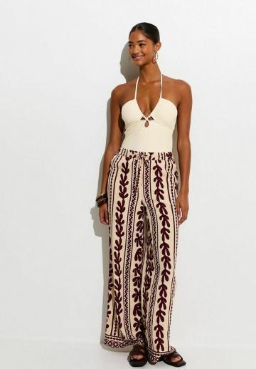 Слитный купальник