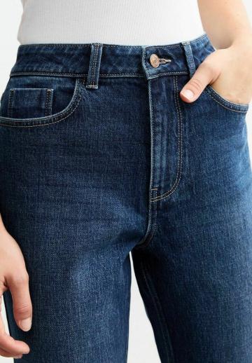Прямые джинсы