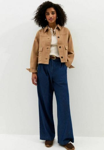 Куртка с накладнымит карманами