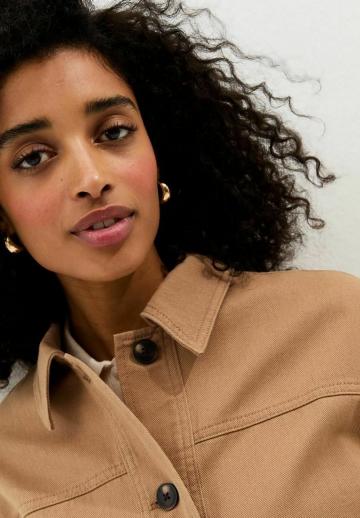 Куртка с накладнымит карманами