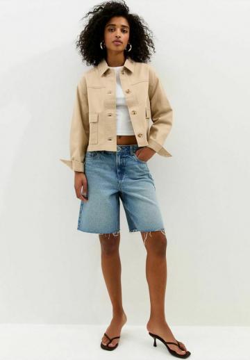 Куртка с накладнымит карманами