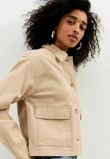 Куртка с накладнымит карманами